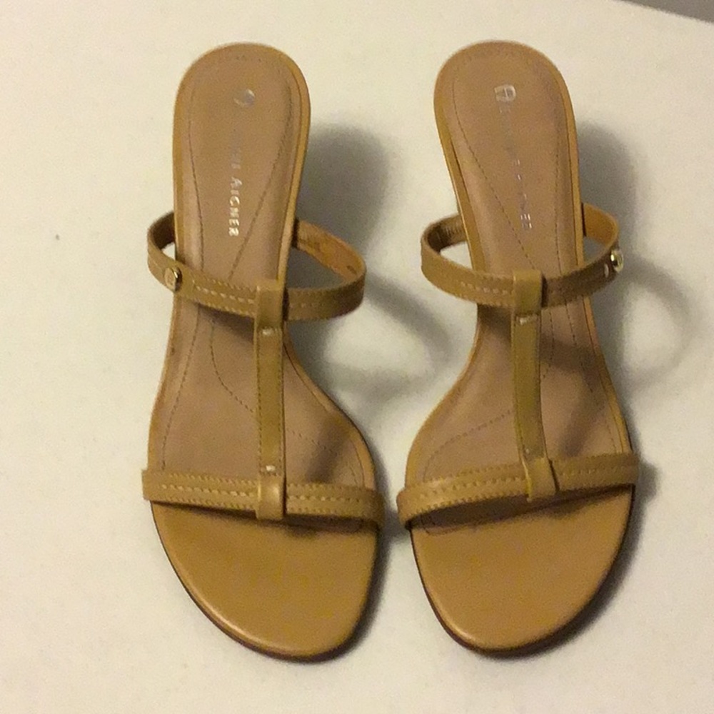 Etienne Aigner heels